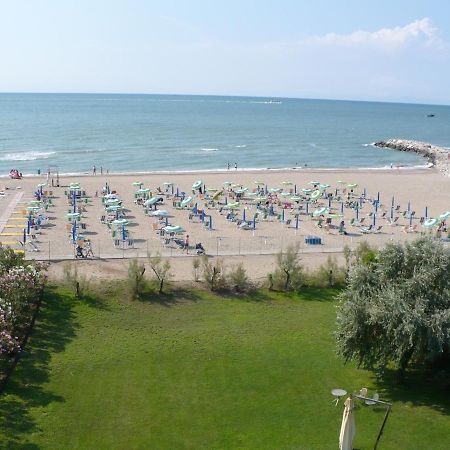 Casa Per Ferie Maria Assunta Hotel Lido di Jesolo Esterno foto